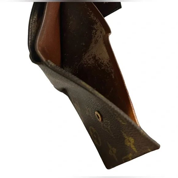 Louis Vuitton Authentic Tri-Fold Wallet - Picture 8 of 8